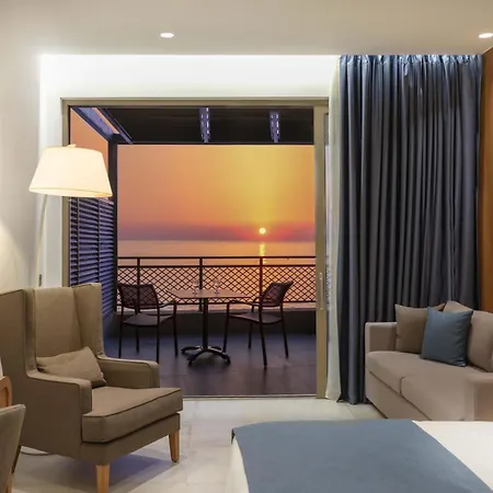 Nana Golden & 赫索尼索斯