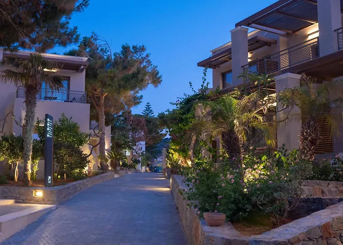 Nana Golden & Resort