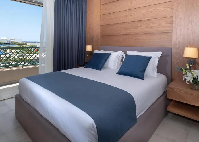 Nana Golden & リゾート ヘルソニソス