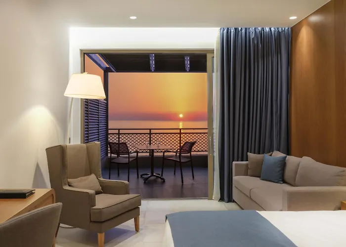 Nana Golden & ヘルソニソス